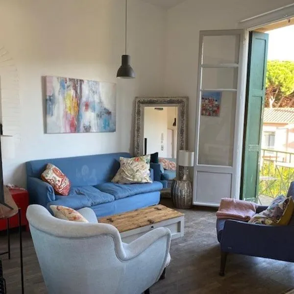 Gorgeous apartment superbly located in old town，位于科利尤尔的酒店