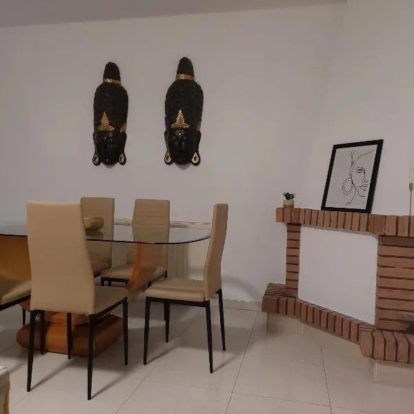 Gran casa cerca de la playa，位于博伊罗的酒店