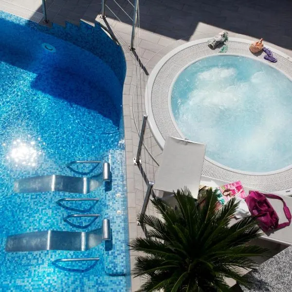 阿格里特瑞斯特里美食与放松酒店，位于滕诺的酒店