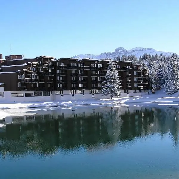 Lake Hotel Courchevel 1850，位于Le Villard的酒店