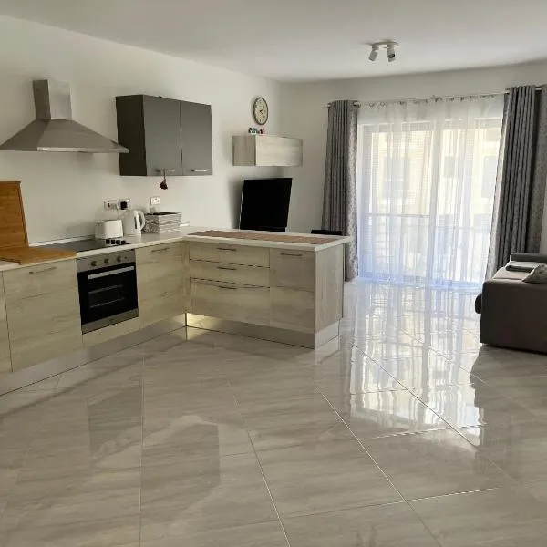 Amazing 2 bed apartment Gozo，位于艾因西莱姆的酒店