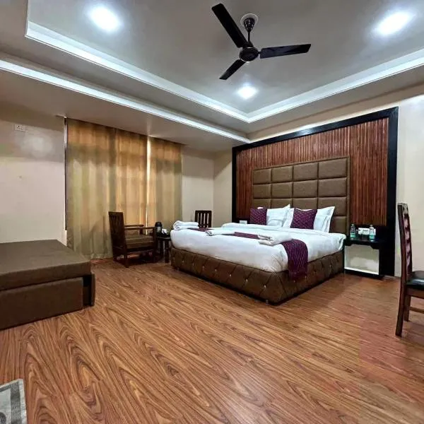 Fair Mount, Airport Road, Humhama Srinagar，位于斯利那加的酒店