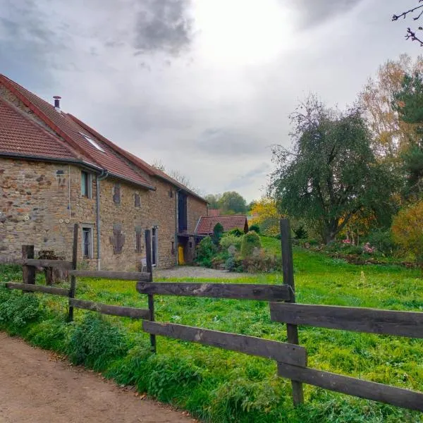 Gîte Au gré du vent - 12 personnes - Calme, nature et confort，位于Prondines的酒店