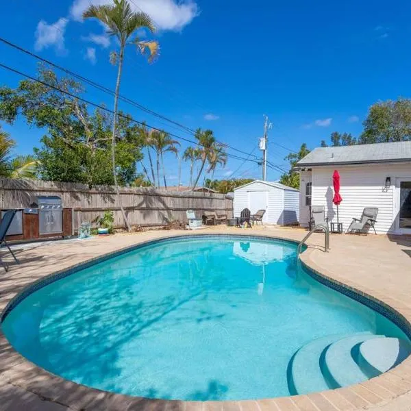 Beach House/KING BD/Hot Tub/Pool/Fire Pit/Gym/Golf，位于兰塔纳的酒店