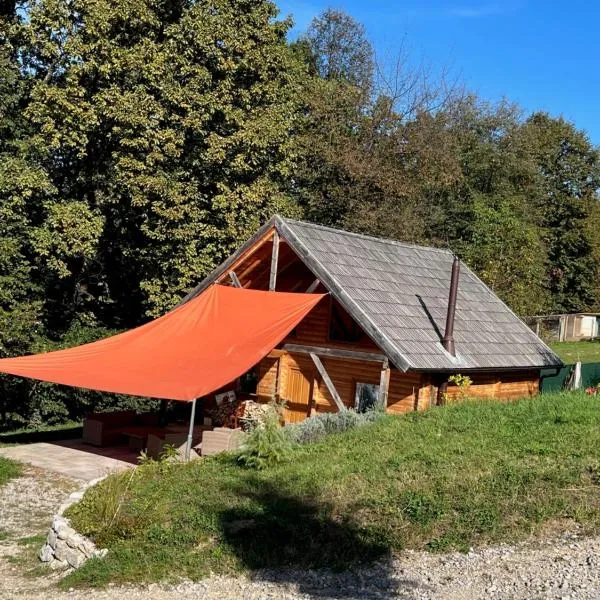 Wood Cabin Hillside Retreat，位于巴尼亚卢卡的酒店