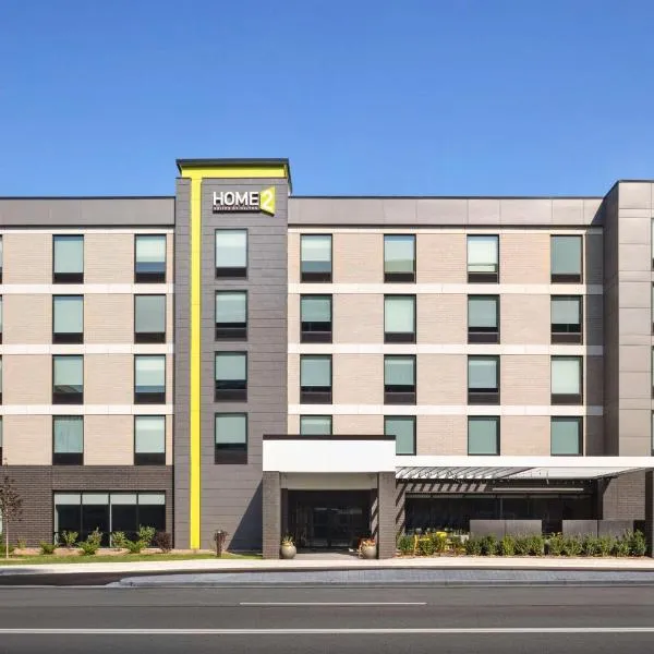 Home2 Suites By Hilton Milwaukee West，位于西艾利斯的酒店