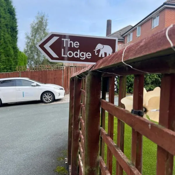 The Lodge Oldham，位于罗奇代尔的酒店