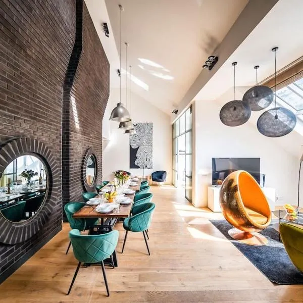 5BR+2Bath Old Town Industrial Penthouse, A/C，位于布拉格的酒店