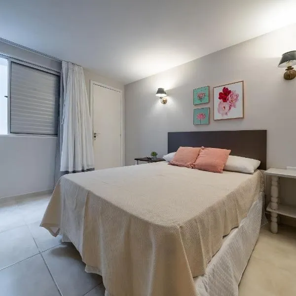 275 - Apartamento 01 dormitório na Praia de Mariscal，位于邦比尼亚斯的酒店