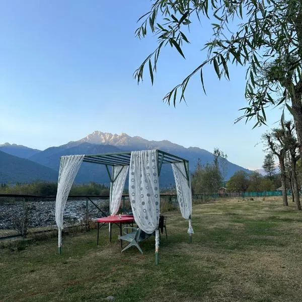 The Posh Camps，位于Batakūt的酒店
