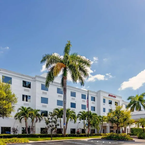 沃思湖 - 收费公路 - 西棕榈滩汉普顿酒店，位于Poincianna Place的酒店