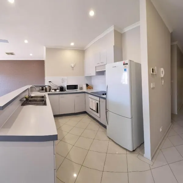 Tuggeranong Short Stay #09C - Sleeps 4，位于Phillip的酒店