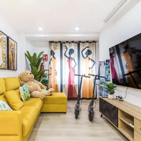 LUJO Parking, Proyector, Maquinita y Patinetes，位于奥维多的酒店
