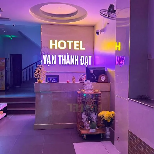 khách sạn Vạn Thành Đạt，位于Củ Chi的酒店