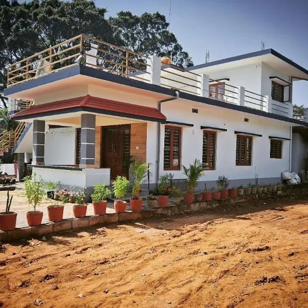 Coorg Teakwood Treasure Homestay，位于库斯哈尔纳加尔的酒店