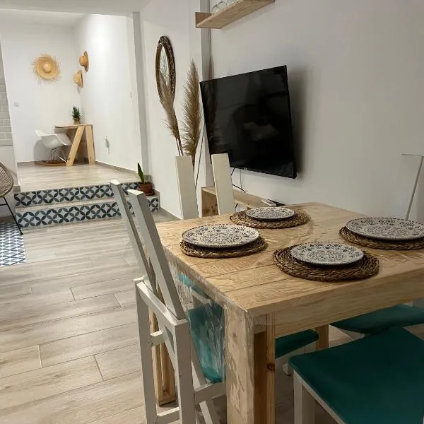 Alzira bonita Apartamento B con patio, la Casella，位于阿尔齐拉的酒店