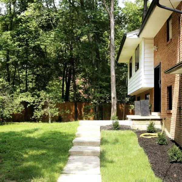 Modern Farmhouse，位于华尔道夫的酒店