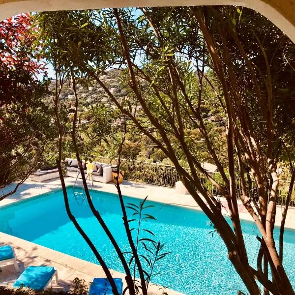 Villa Hirondelles 35，位于滨海卡瓦莱尔的酒店