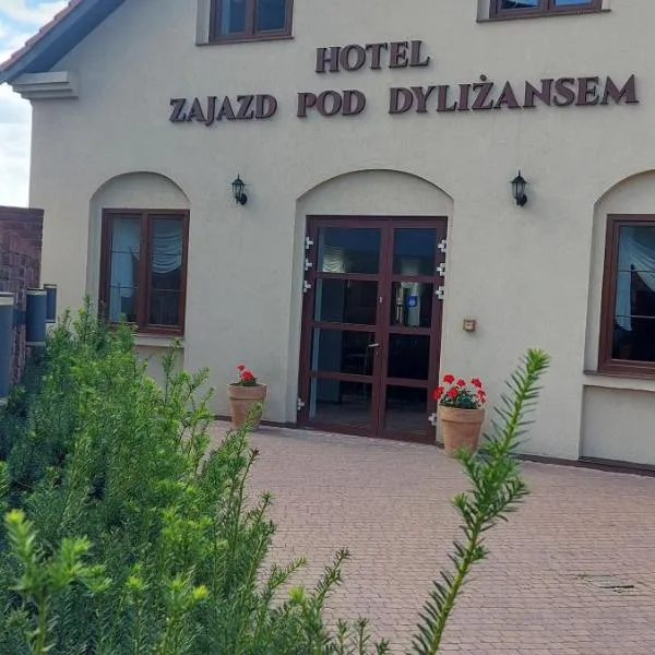 Zajazd Pod Dyliżansem，位于Kościelec的酒店