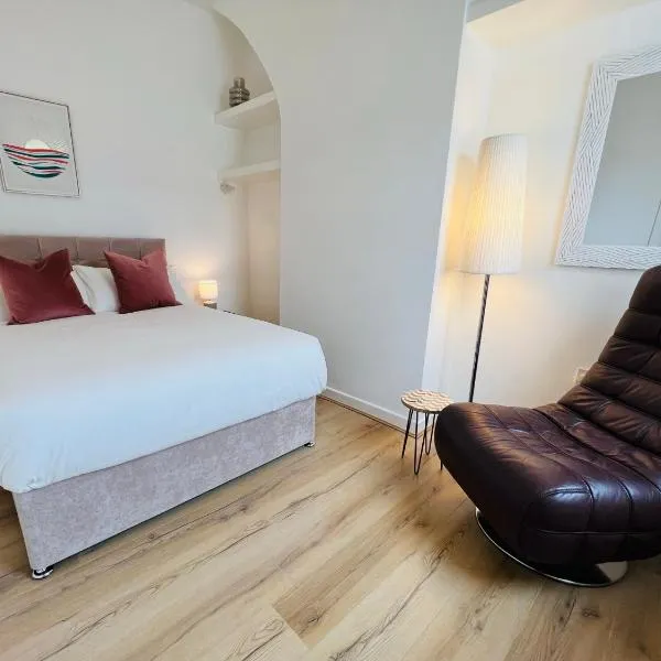 2025 Award Winner Liverpool Peach House - 4 Bedrooms，位于利物浦的酒店