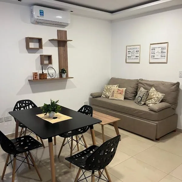 Dptos Corrientes con cochera，位于科连特斯的酒店