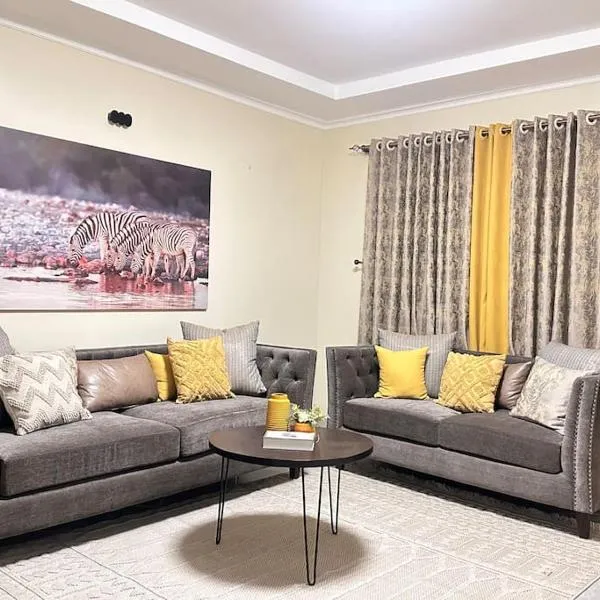 Exquisite two bedroom Penthouse-Fully Furnished at 360 Luxury，位于基塔莱的酒店