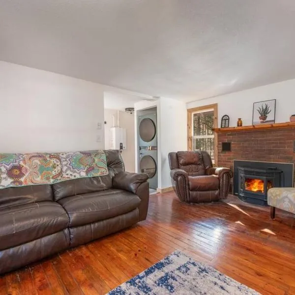 Wisconsin River relaxing retreat!，位于Rhinelander的酒店