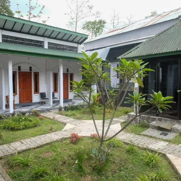 RedDoorz Syariah @ Jalan Dieng Wonosobo 2，位于迪昂的酒店