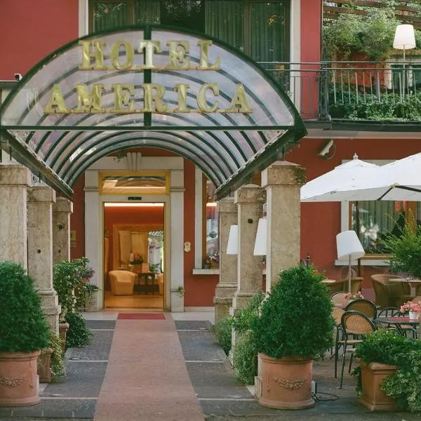 美利坚酒店，位于维古罗巴塞尔加的酒店