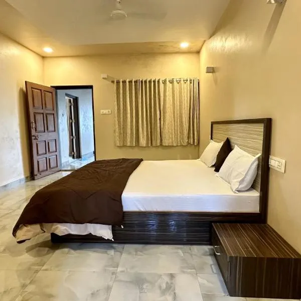 Coral Bay Villa Kashid，位于Nandgaon的酒店