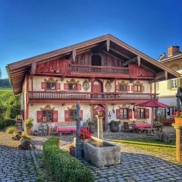 Das Schusterhäusl - Urlaub im oberbayerischen Baudenkmal，位于萨默贝格的酒店