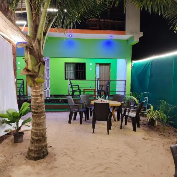 GOKARNA JADHAV BEACHFRONT STAYs , Indians Only，位于Gokarn的酒店