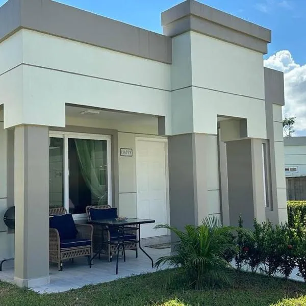 Villa CAS. nueva en Palma Real，位于拉塞瓦的酒店