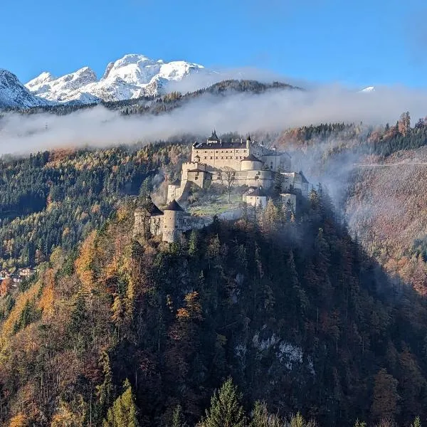 Haus Biechl mit Blick auf die Burg Hohenwerfen，位于普法尔韦尔芬的酒店