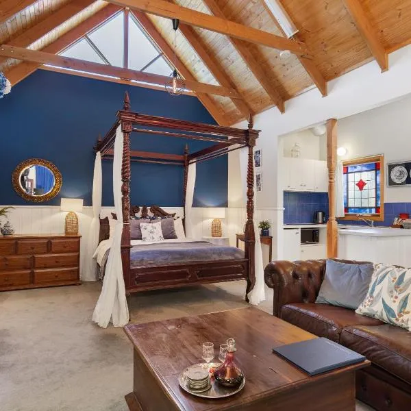 Bluebell Cottage Gembrook - Heated Spa & Wood Fireplace，位于Gembrook的酒店
