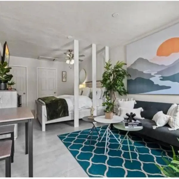 Inviting Oasis - Cozy, Spotless, and Comfortable Room，位于Pahokee的酒店