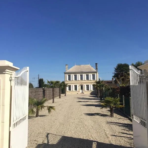 La Maison des Vignes，位于Ludon-Médoc的酒店