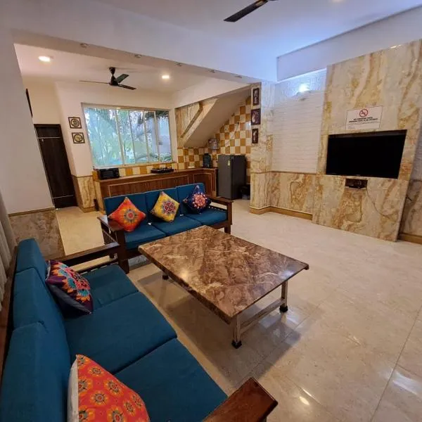 4 BHK Private Villa Near Calangute，位于Goa的酒店