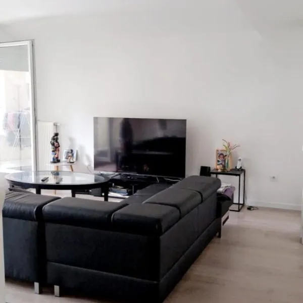 Appartement neuf 2 chambres entre paris et Disney，位于马恩河畔讷伊的酒店