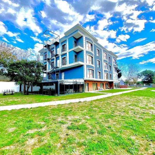 Green Roof Boutique Hotel & SPA Istanbul Airport，位于Durusu的酒店