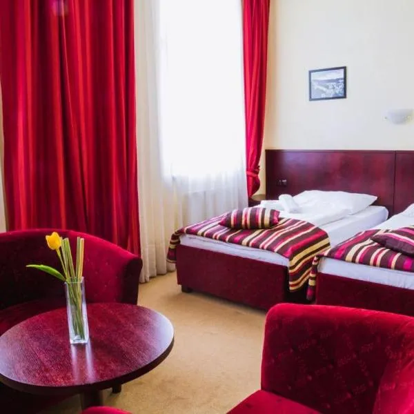 Hotel Adria，位于Otovice的酒店