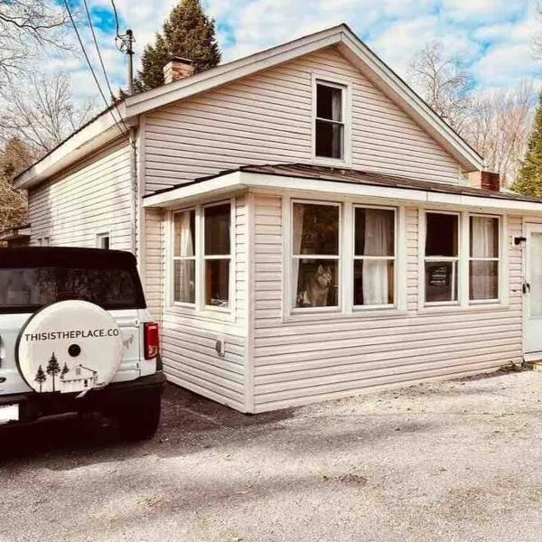 Moose Riverside Bungalow 3BR Home Old Forge NY，位于旧福奇的酒店
