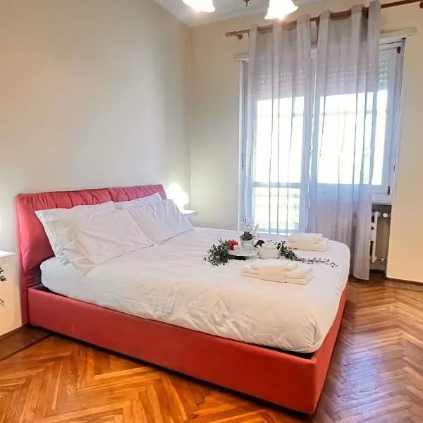 sky apartment a due passi dalla stazione，位于科莱尼奥的酒店