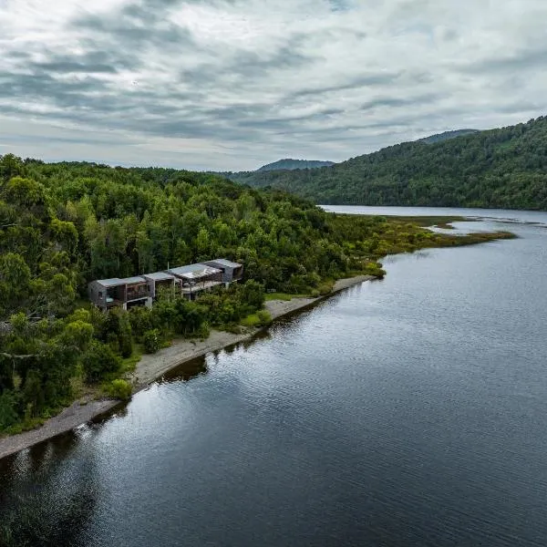 Casas Martín Pescador, Lago Huillinco, Chiloe，位于Cucao的酒店