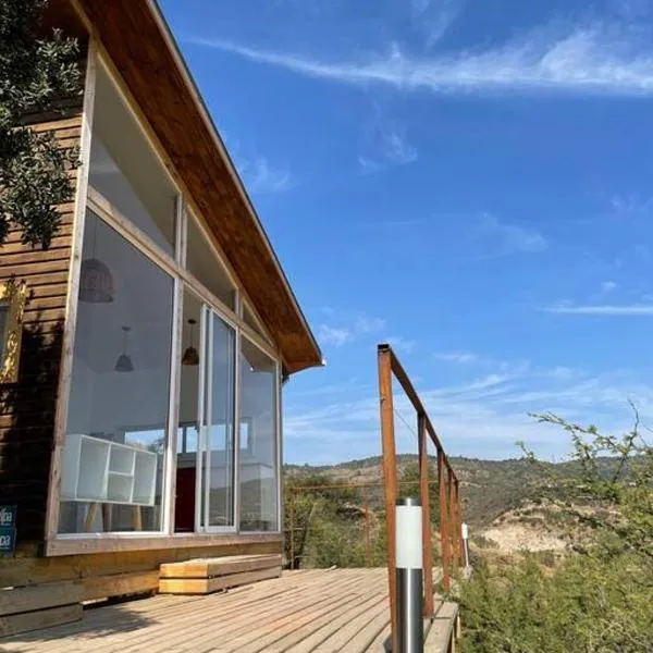 Cabaña del Boldo, naturaleza y vista al valle.，位于Santa Lucía的酒店