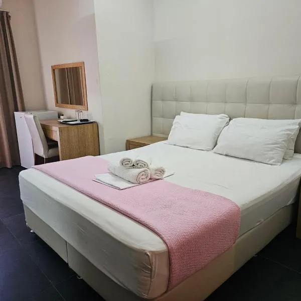 费沃斯酒店，位于比雷埃夫斯的酒店