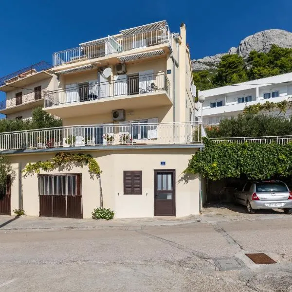 Apartments with a parking space Marusici, Omis - 1131，位于Svib的酒店