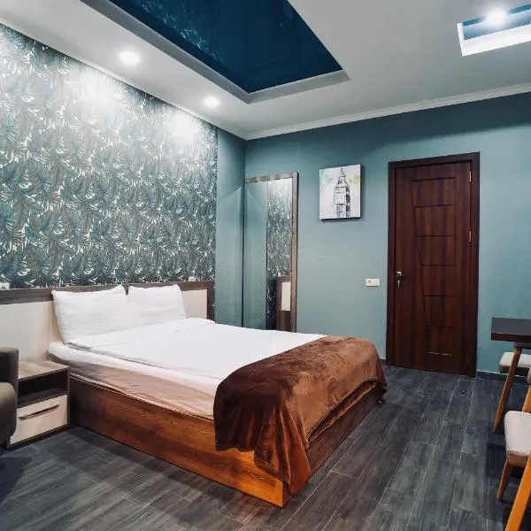 7 Rooms Hotel，位于Navdaraantkari的酒店