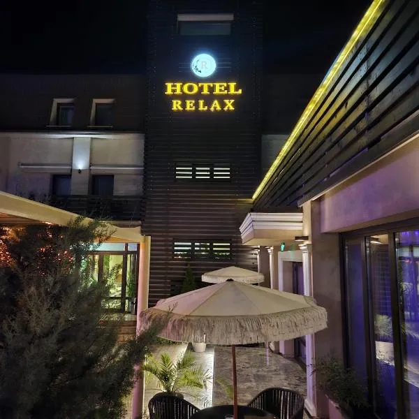 Hotel Relax Craiova，位于Răcarii de Jos的酒店