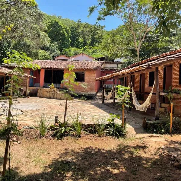 Casas Goiás - Suítes Beira Rio - Centro Histórico，位于戈亚斯的酒店